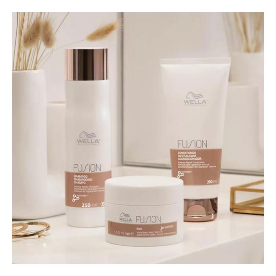 Máscara de reparação Wella Fusion 150ml Máscara de reparação Wella Fusion 150ml
