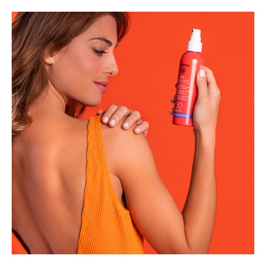 Apivita Bee Sun Safe Spray Hydra Melting Ultra Ligero Facial & Corporal SPF30 200ml