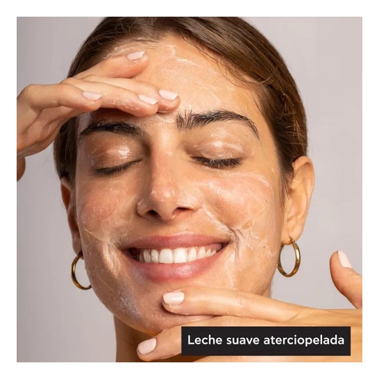 Leite de Limpeza Facial Apivita 3 em 1 Camomila 300ml Leite de Limpeza Facial Apivita 3 em 1 Camomila 300ml