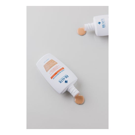 Rilastil Sun System Ultra 100-Protector Fluido Solar Facial Color SPF50+ 50ml